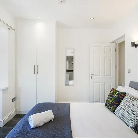Cozy 6-Bed Home In Reading, Close To University, Attractions, Train Station With Garden, Parking & Wifi Room photo