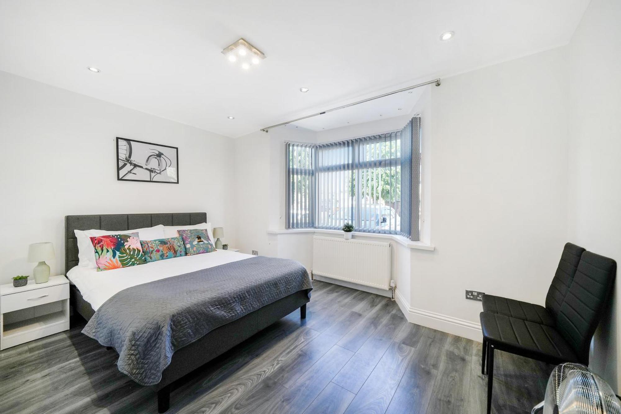 Cozy 6-bed In Reading, Close To University, Attractions, Train Station With Garden, Parking & Wifi Holiday home Reading