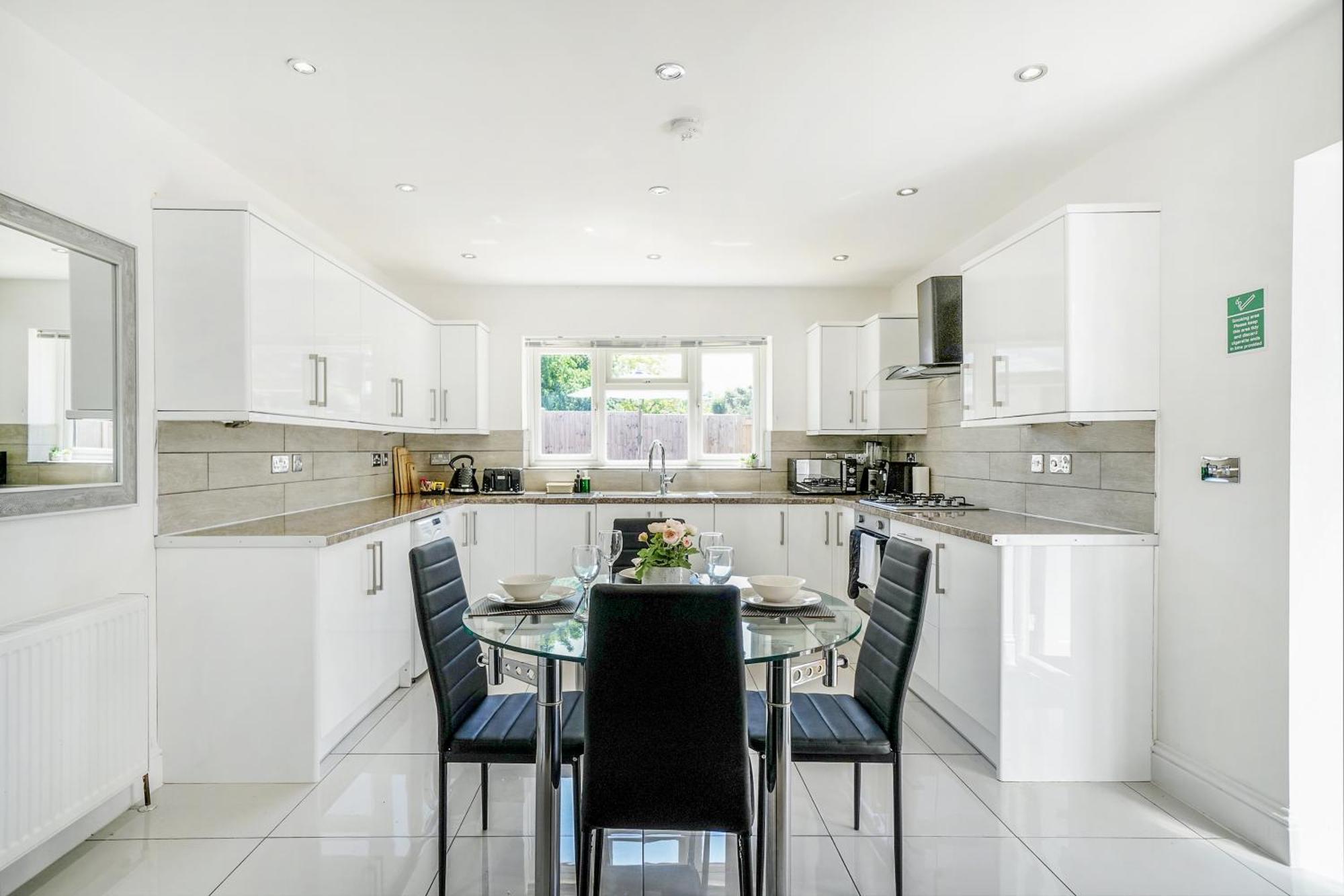 Holiday home Cozy 6-bed In Reading, Close To University, Attractions, Train Station With Garden, Parking & Wifi